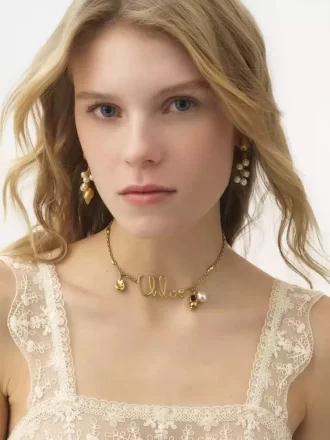 Die Chloé Shells Ohrringe