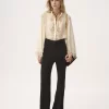 Fließende Bluse aus Seidengeorgette und Spitze