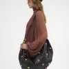 Große Hobo-Tasche „Armband“ aus genarbtem Leder mit Nieten