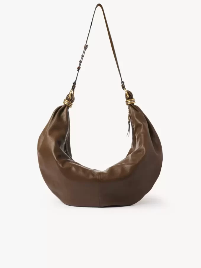 Große Hobo-Tasche mit Armband aus genarbtem Leder
