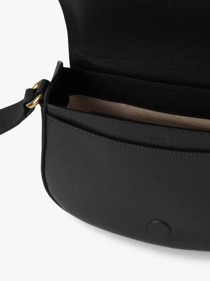 Horse Medal Satteltasche aus genarbtem Leder