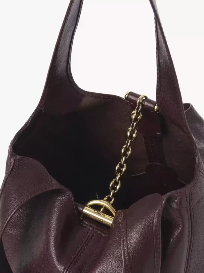 Kleine Chloé Balloon Tasche aus genarbtem Leder