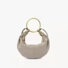 Kleine Hobo-Tasche mit Armband aus genarbtem Leder