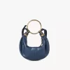 Kleine Hobo-Tasche mit Armband aus genarbtem Leder
