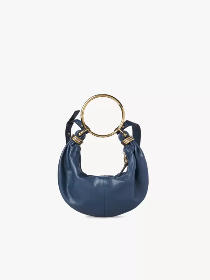 Kleine Hobo-Tasche mit Armband aus genarbtem Leder