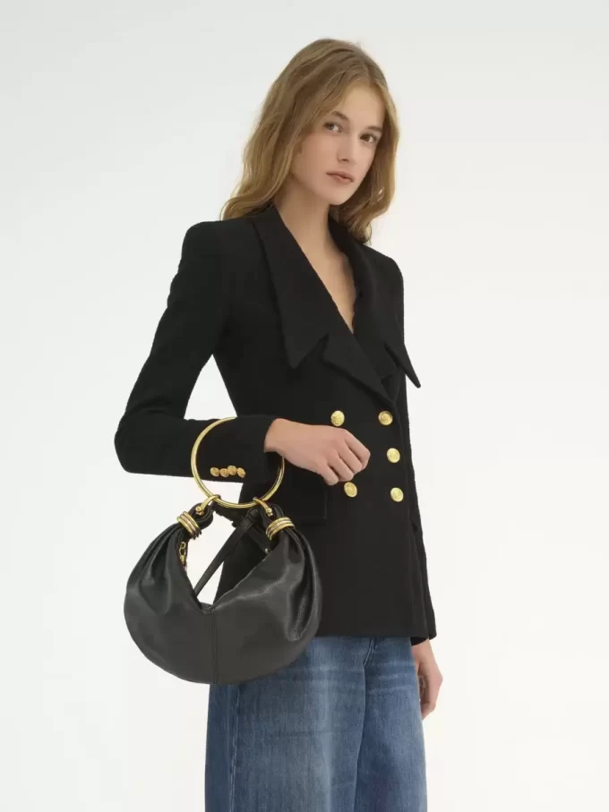 Kleine Hobo-Tasche mit Armband aus genarbtem Leder