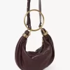 Kleine Hobo-Tasche mit Armband aus genarbtem Leder