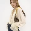Kleine Hobo-Tasche mit Armband aus genarbtem Leder
