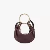 Kleine Hobo-Tasche mit Armband aus genarbtem Leder
