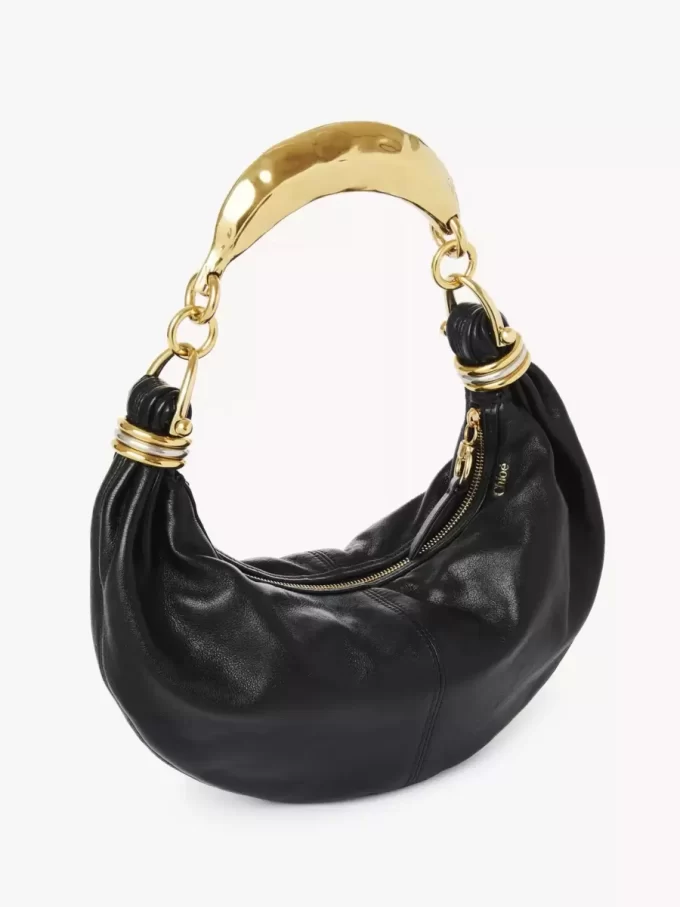 Kleine Hobo-Tasche mit Armband aus genarbtem Leder