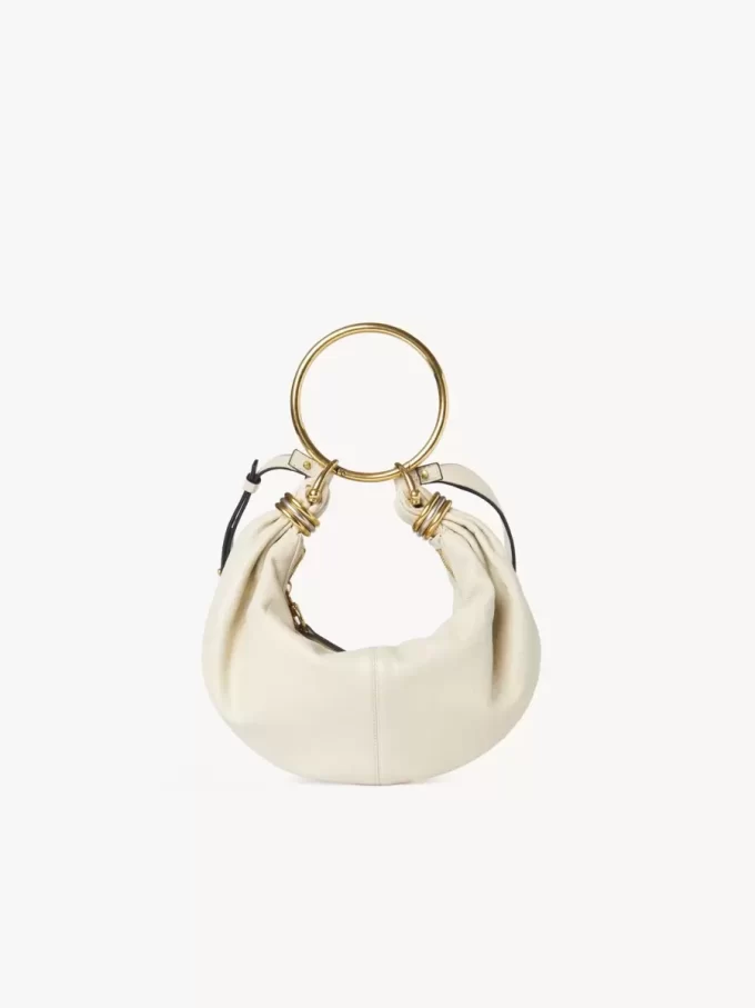 Kleine Hobo-Tasche mit Armband aus genarbtem Leder
