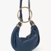 Kleine Hobo-Tasche mit Armband aus genarbtem Leder