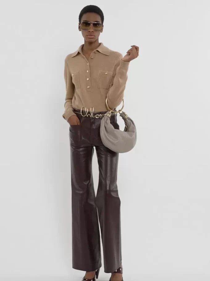 Kleine Hobo-Tasche mit Armband aus genarbtem Leder