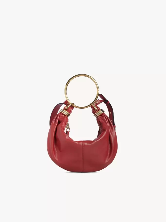 Kleine Hobo-Tasche mit Armband aus genarbtem Leder