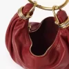Kleine Hobo-Tasche mit Armband aus genarbtem Leder