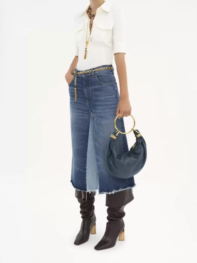 Kleine Hobo-Tasche mit Armband aus genarbtem Leder