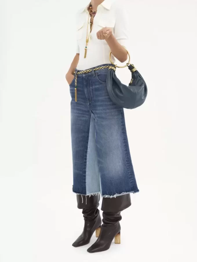 Kleine Hobo-Tasche mit Armband aus genarbtem Leder