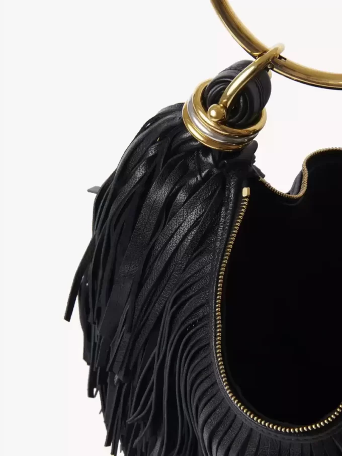 Kleine Hobo-Tasche mit Armband aus Leder mit Fransen
