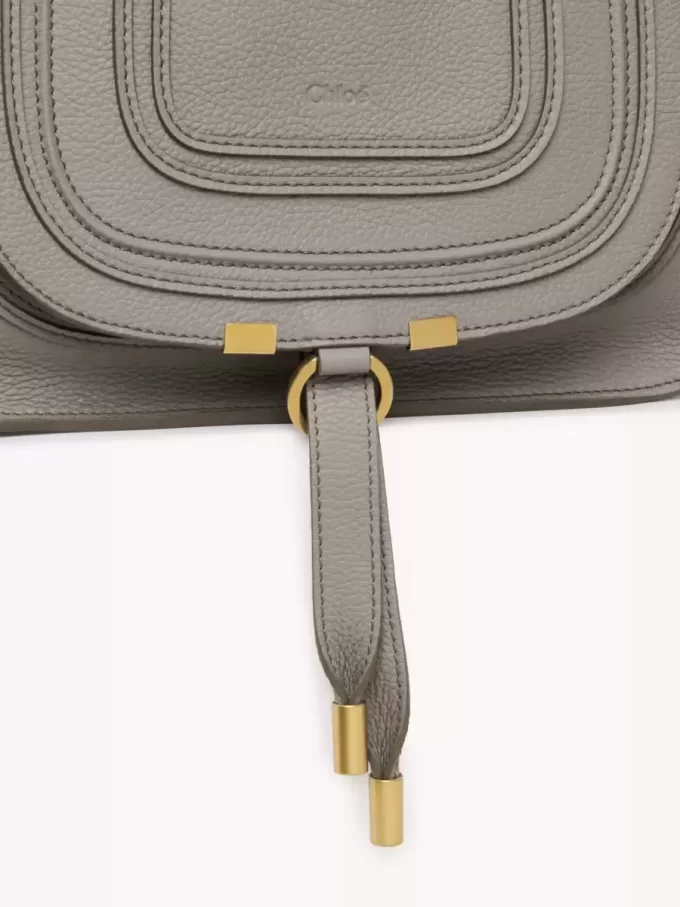 Kleine Marcie-Tasche aus genarbtem Leder