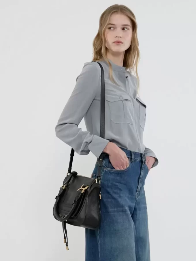 Kleine Marcie-Tasche aus genarbtem Leder