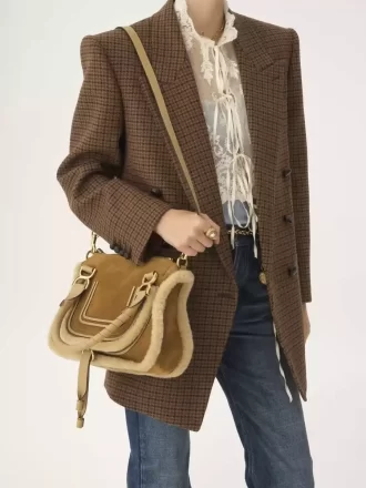 Kleine Marcie-Tasche aus Wildleder und Lammfell