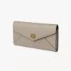 Langes Envelope-Portemonnaie mit Klappe aus genarbtem Leder