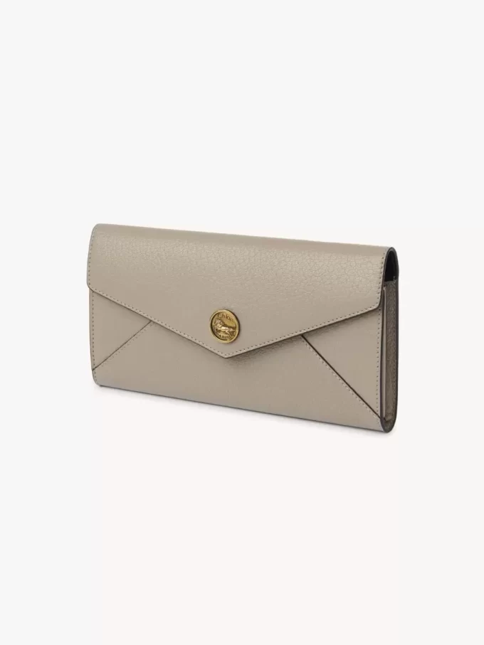 Langes Envelope-Portemonnaie mit Klappe aus genarbtem Leder