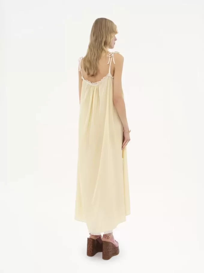 Langes Kleid mit Rüschen aus Habotai-Seide und Spitze