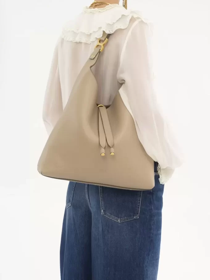 Marcie Hobo-Tasche aus genarbtem Leder