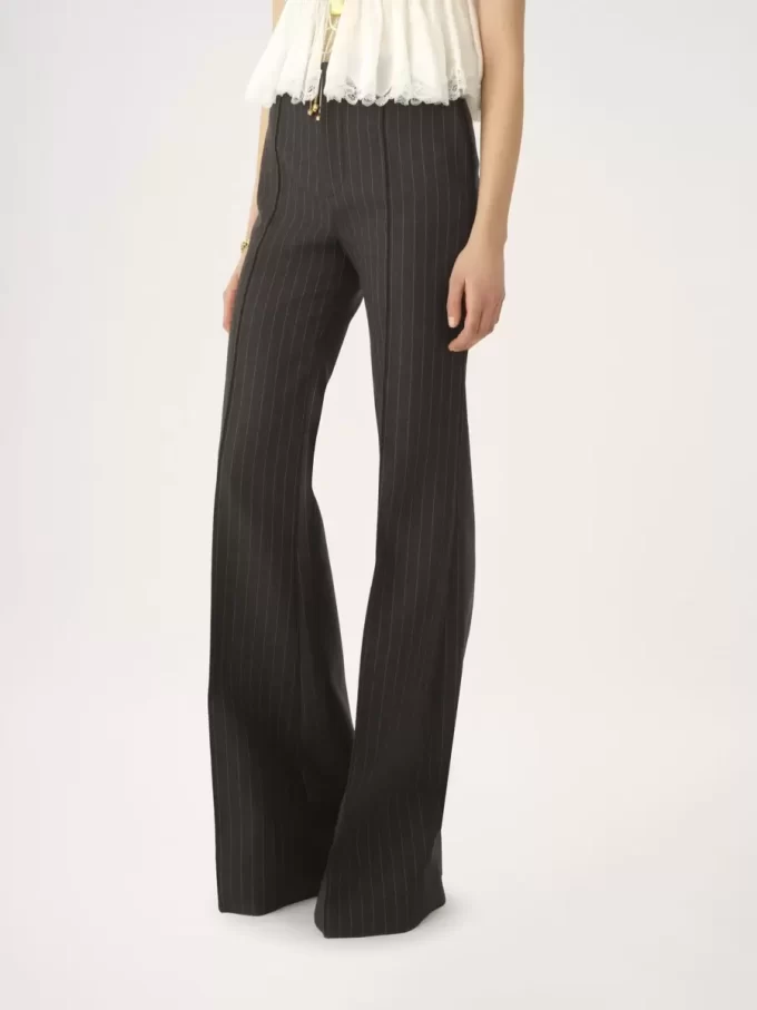 Maßgeschneiderte Bootcut-Hose aus Wolle