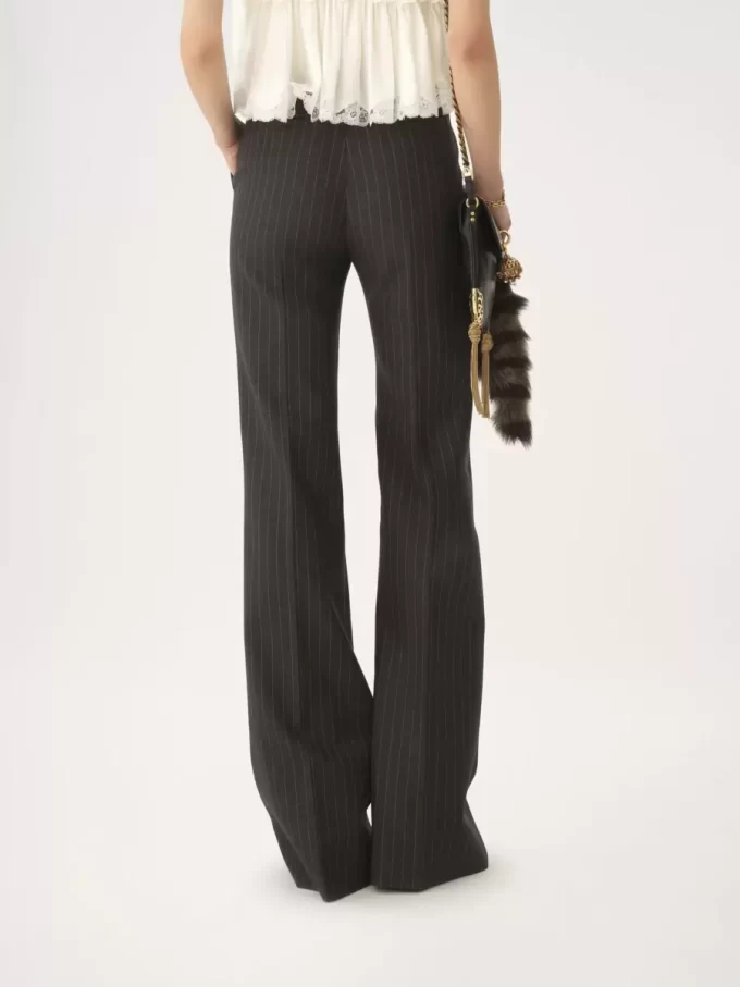 Maßgeschneiderte Bootcut-Hose aus Wolle