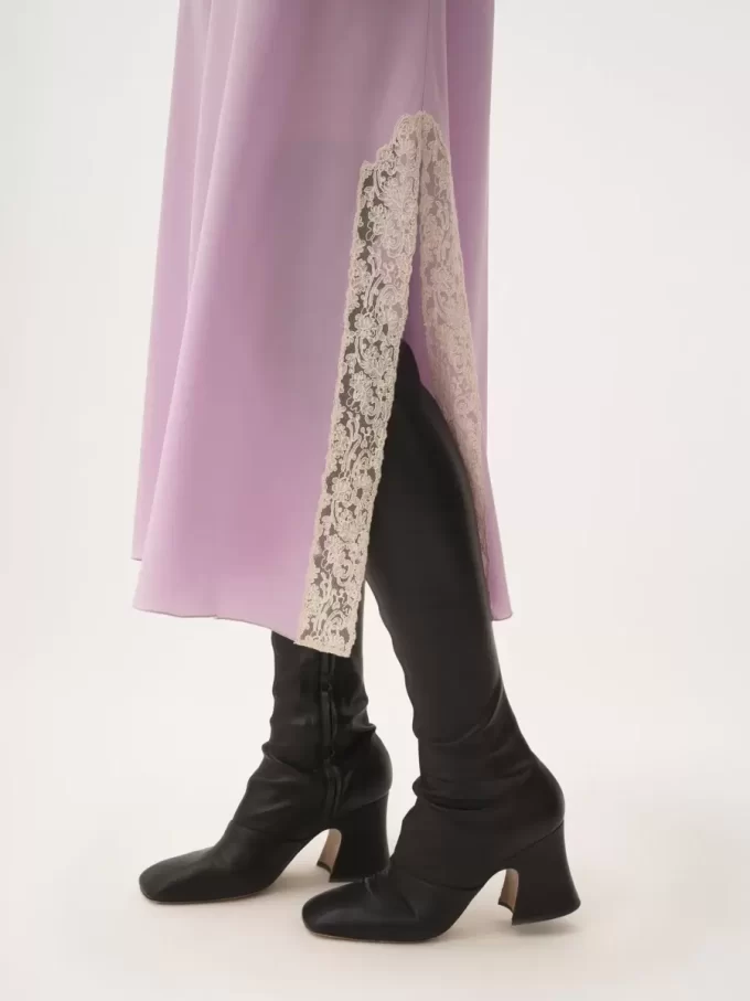 Midikleid mit dünnen Trägern aus Crêpe de Chine und Spitze