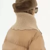 Pufferjacke mit hohem Kragen aus glänzendem Nylon