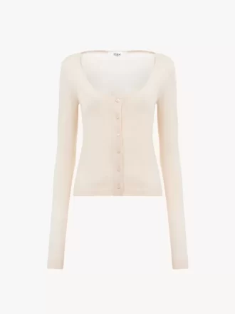 Taillierte Strickjacke mit U-Ausschnitt aus superfeinem Wollstrick
