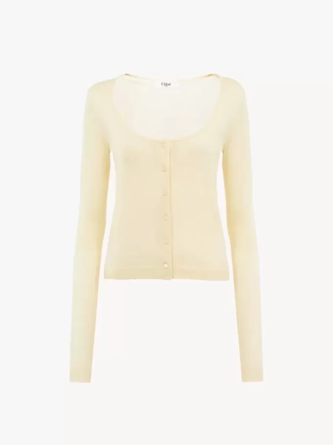 Taillierte Strickjacke mit U-Ausschnitt aus superfeinem Wollstrick